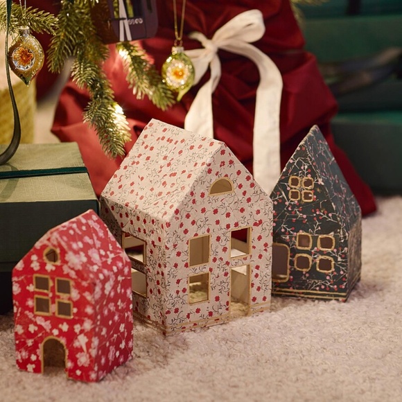 Christmas village papier-mâché 3 cardboard houses set NEW - Picture 1 of 12